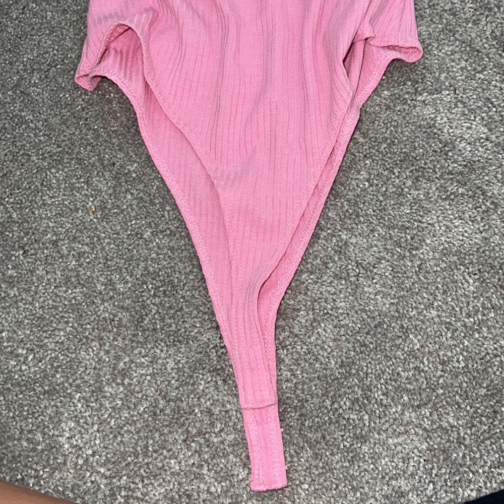 Pink Leo - Picture 3 of 5